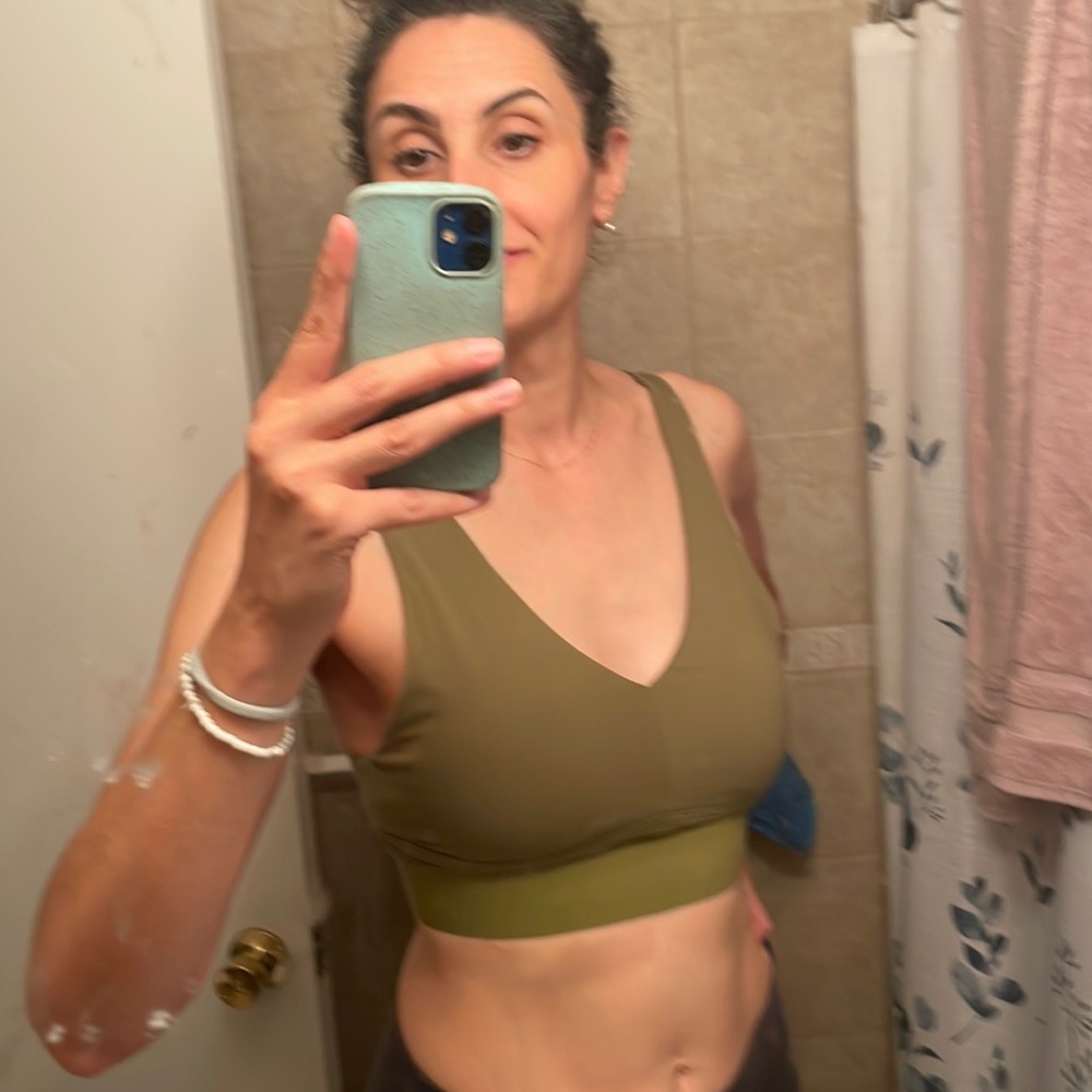 Fabletics sports bra size medium